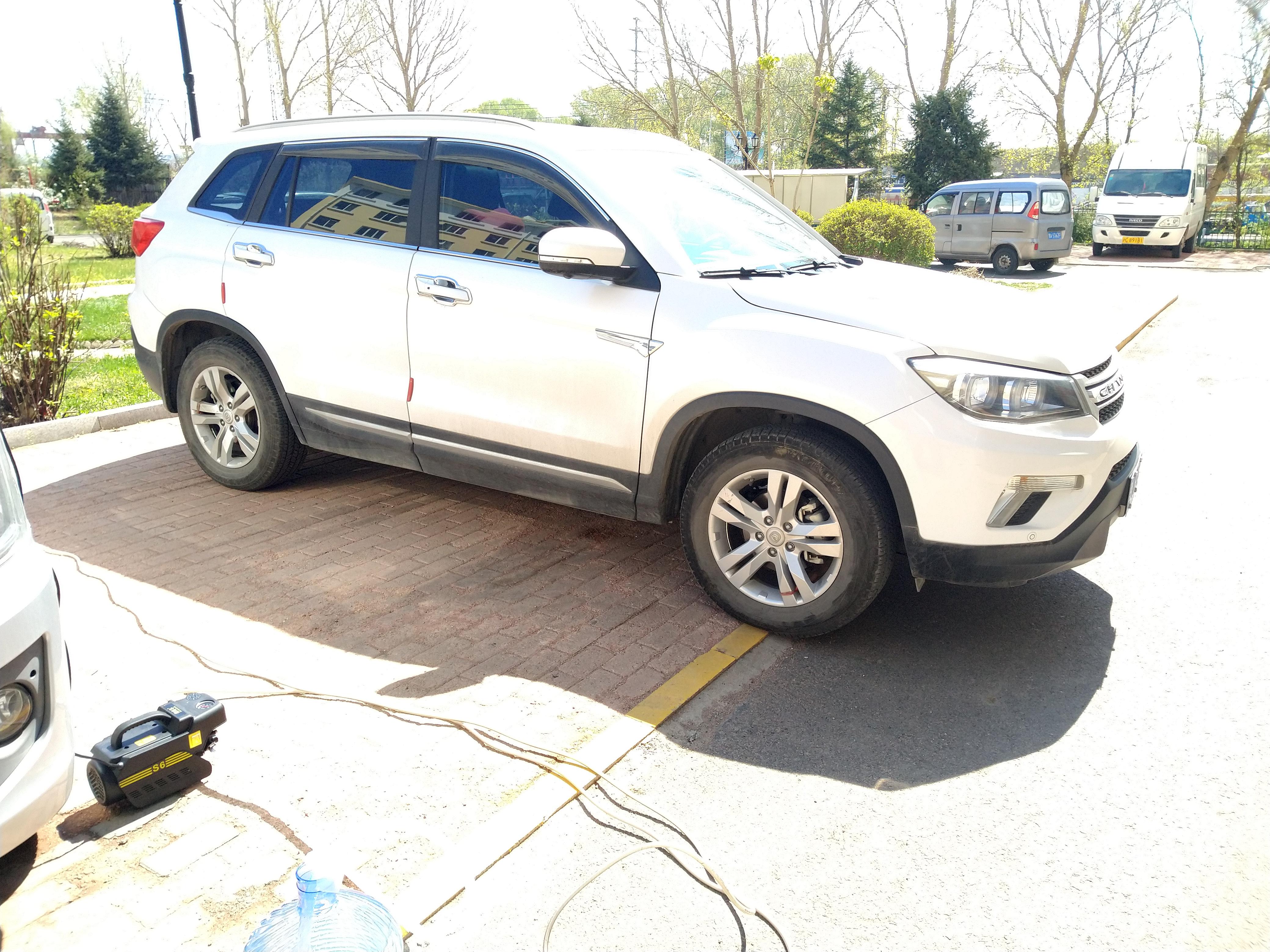 新車(chē)車(chē)漆最新保養(yǎng)方法，保護(hù)你的愛(ài)車(chē)煥然一新